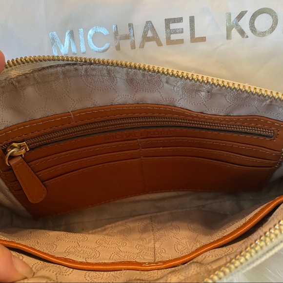 Michael Kors Signature Clutch Wristlet Wallet - Picture 4 of 6